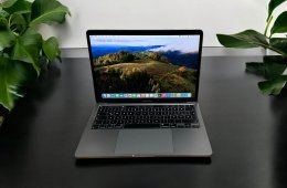 83. Apple MacBook Pro 13