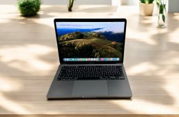 82. Apple MacBook Pro 13