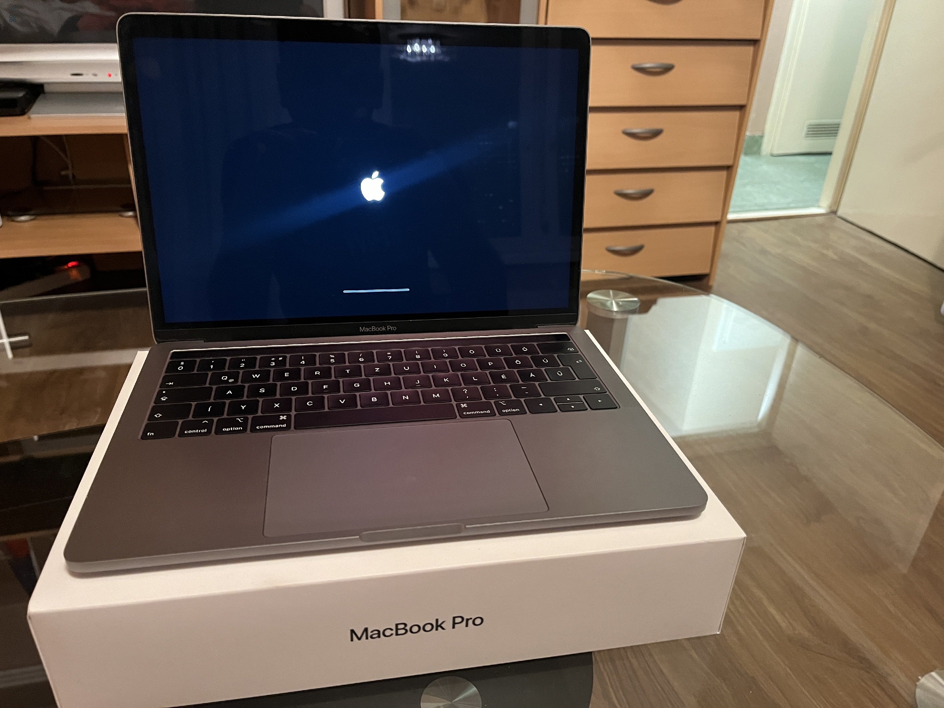 MacBook Pro 2018 eladó