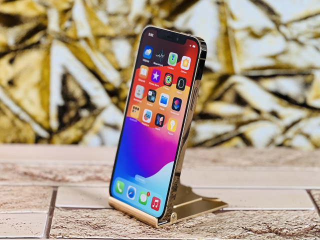 Eladó iPhone 12 Pro 128 GB Gold szép állapotú - 12 HÓ GARANCIA