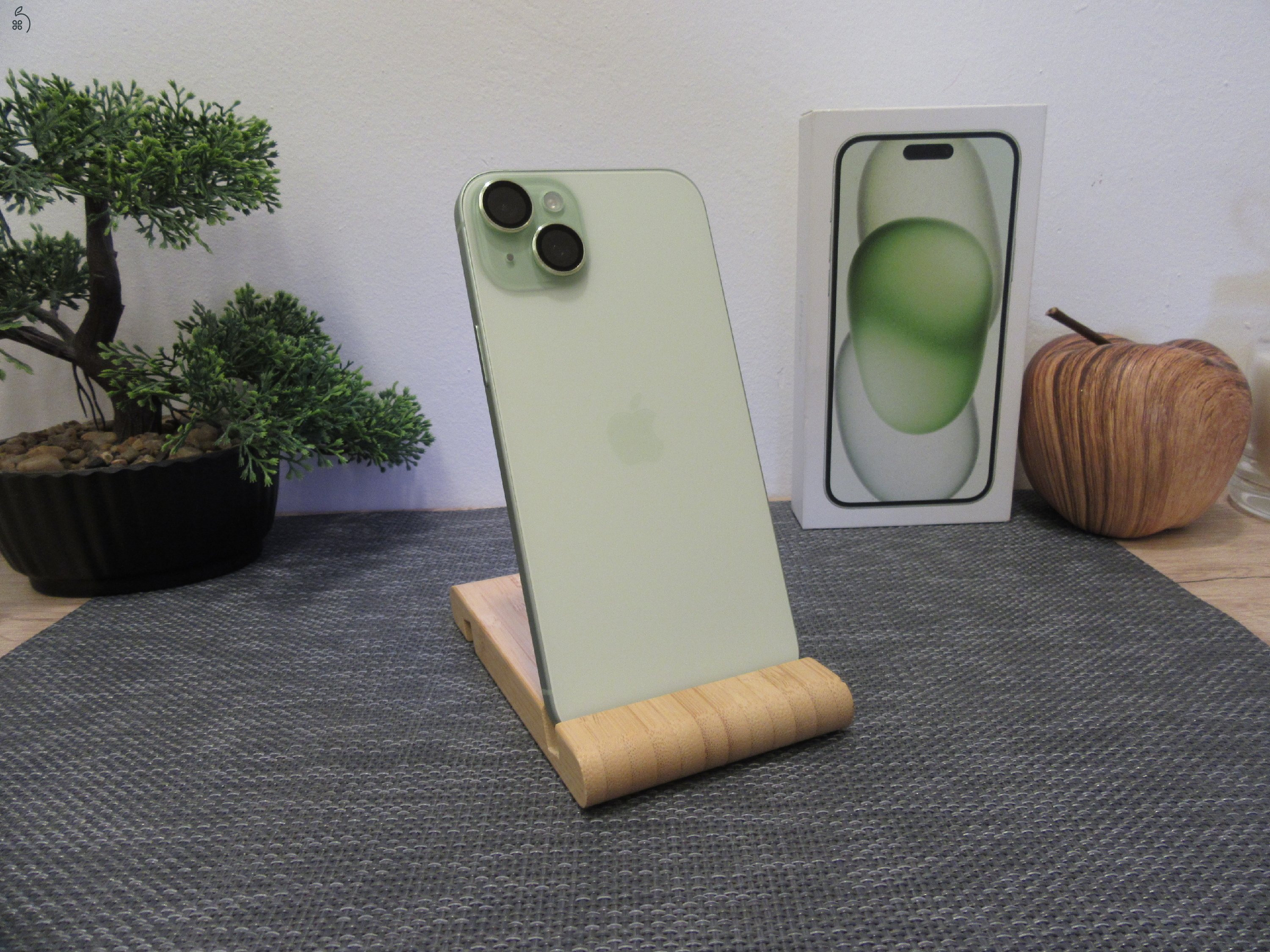 Apple iPhone 15 Plus - Green - Használt, karcmentes