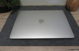 Apple Macbook Air 13 - 2020 - Használt, szép állapot