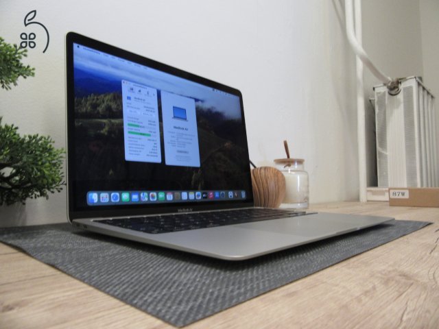 Apple Macbook Air 13 - 2020 - Használt, megkímélt