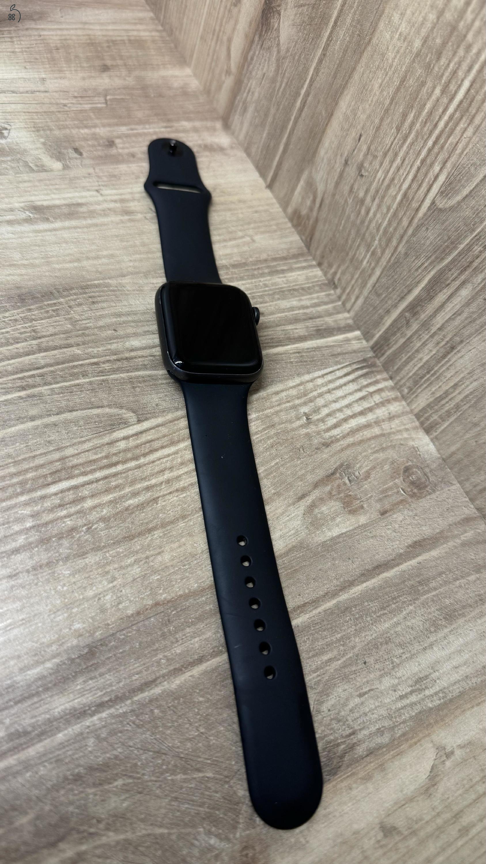 Apple Watch Series 5 GPS, alumínium, 44 mm