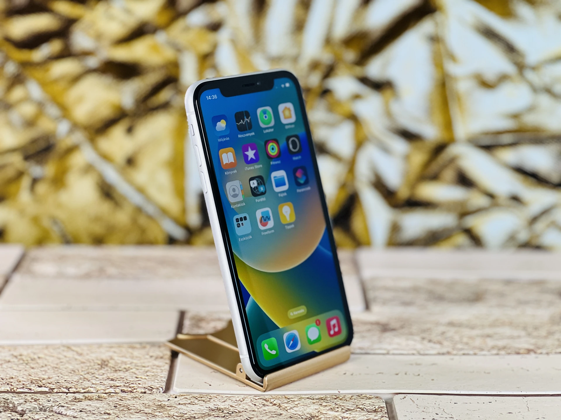 Eladó iPhone XR 64 GB White szép állapotú - 12 HÓ GARANCIA