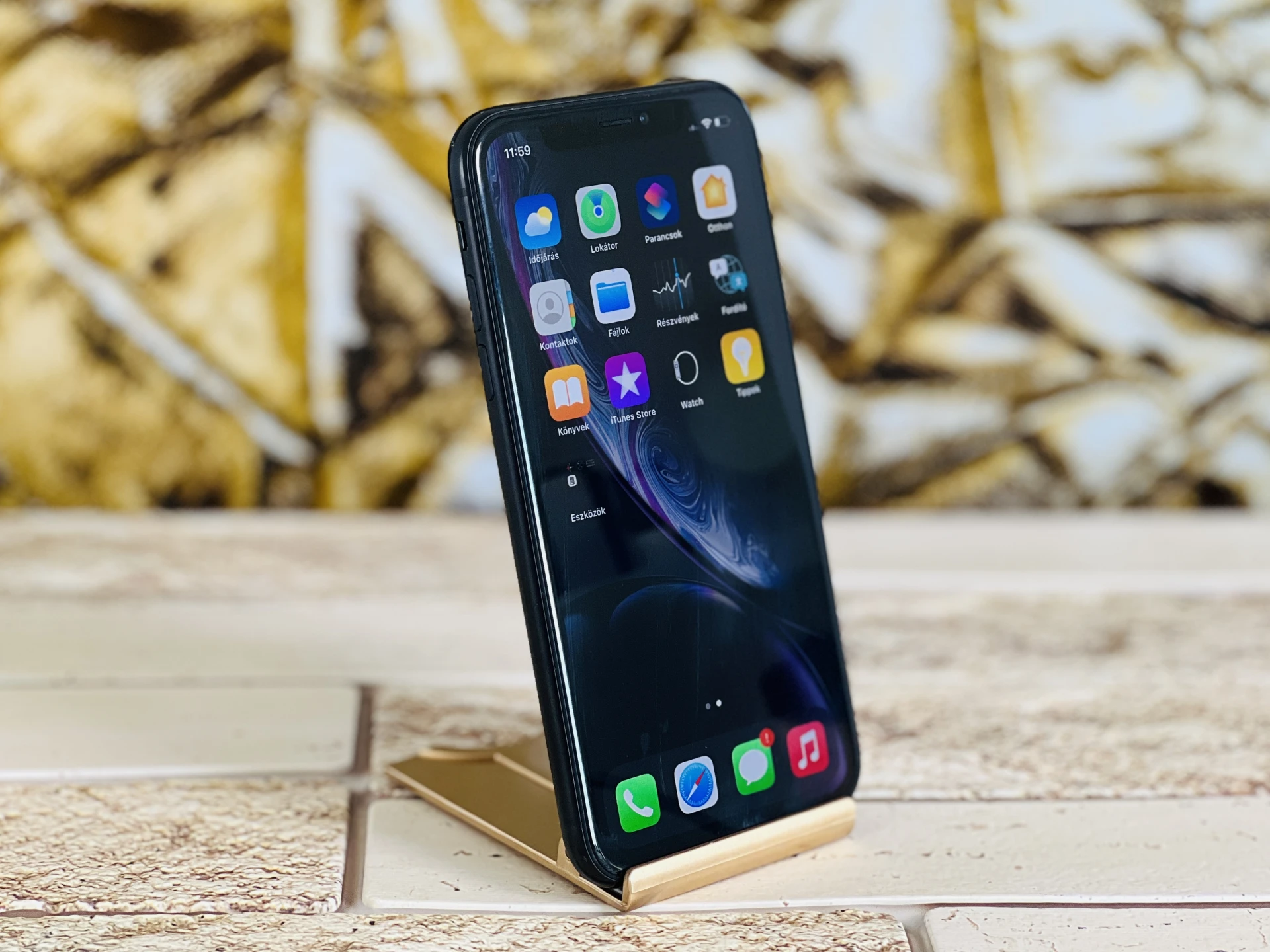 Eladó iPhone XR 64 GB Black szép állapotú - 12 HÓ GARANCIA