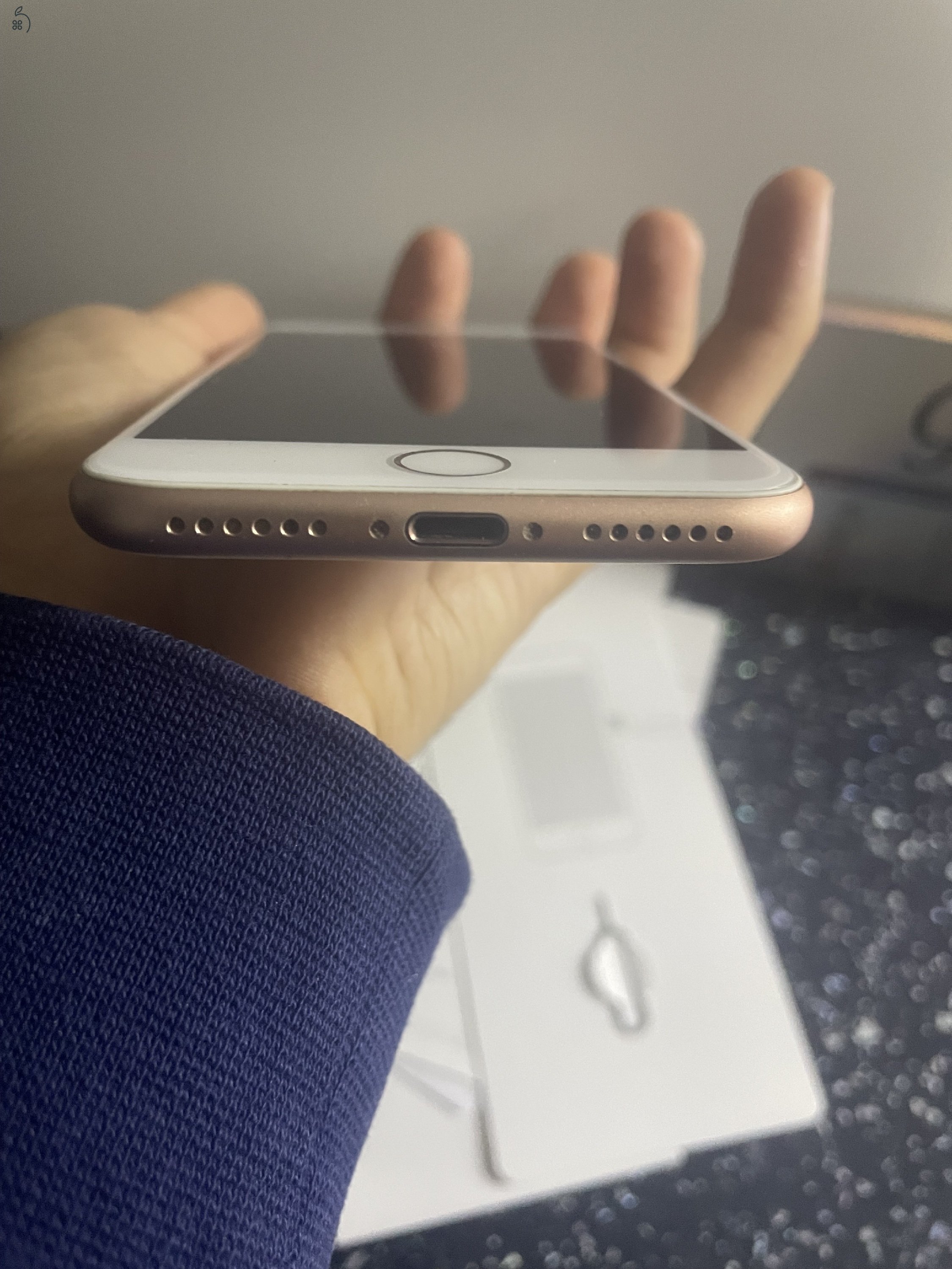 Eladó megkímélt állapotban levő iPhone 8 