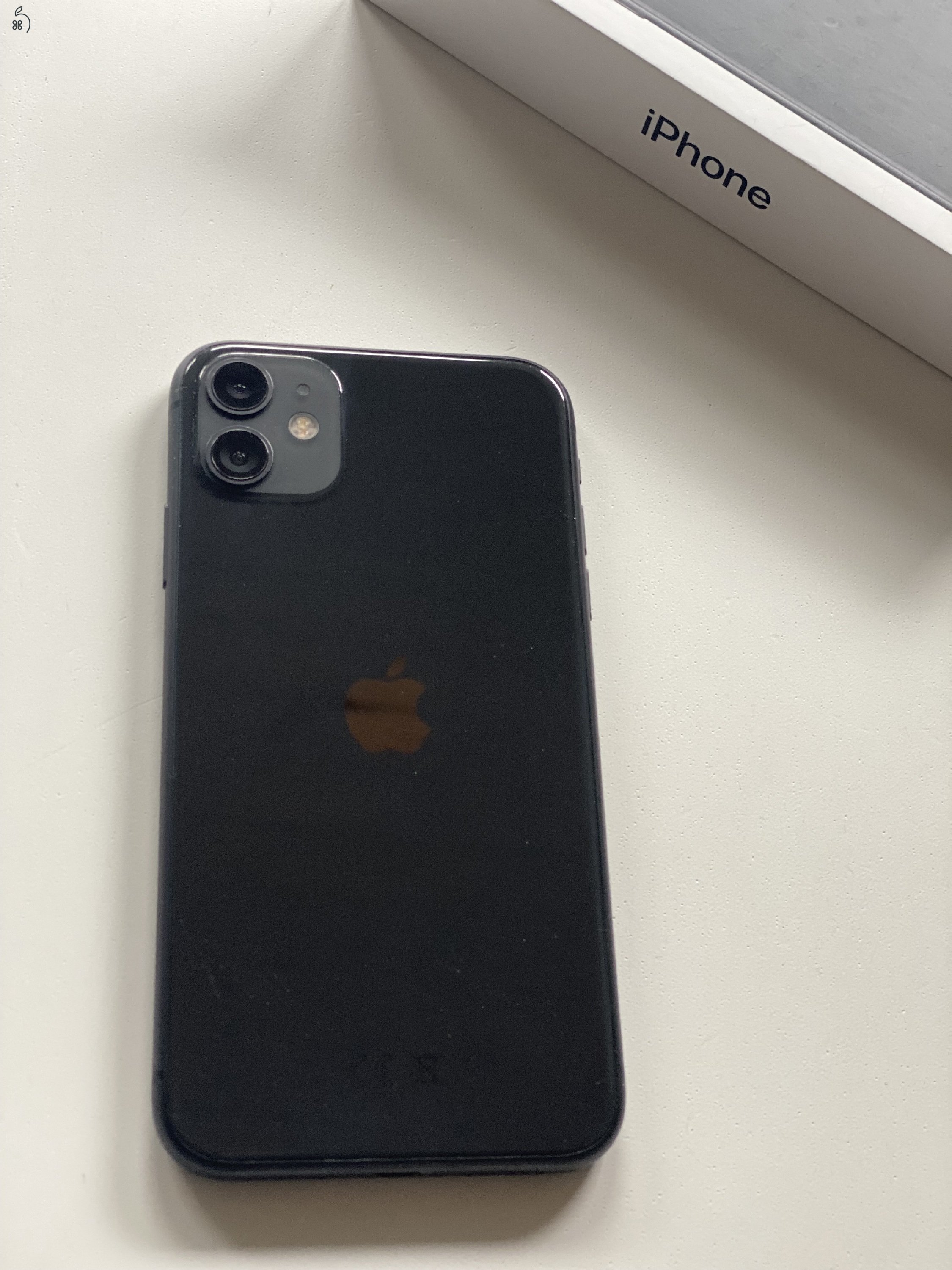 Iphone 11 megkímélt állapotban