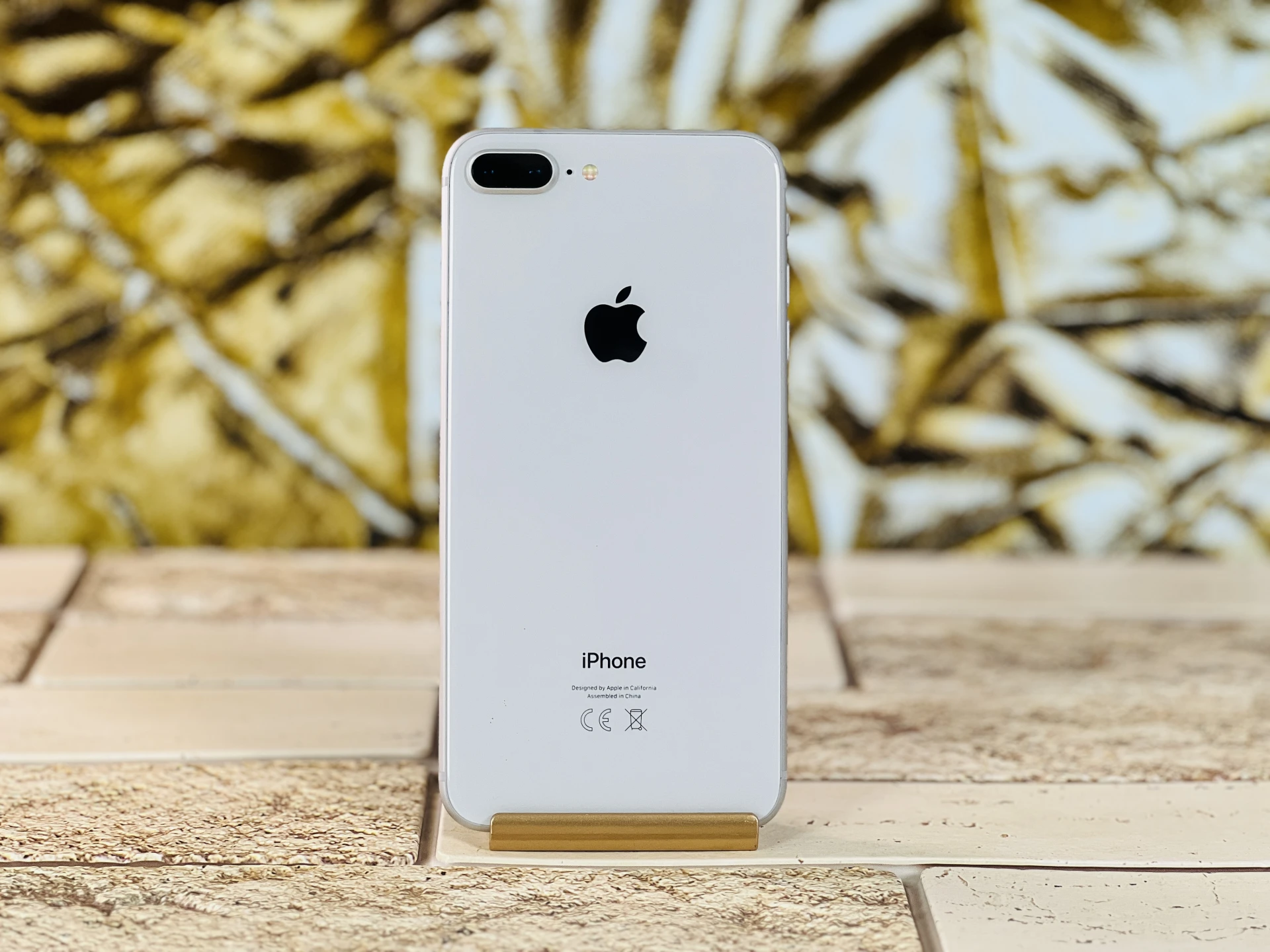 Eladó iPhone 8 Plus 64 GB Silver szép állapotú - 12 HÓ GARANCIA