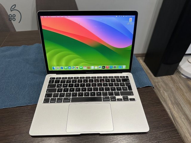 MacBook Air 2020 i3 256gb SSD 8gb ram