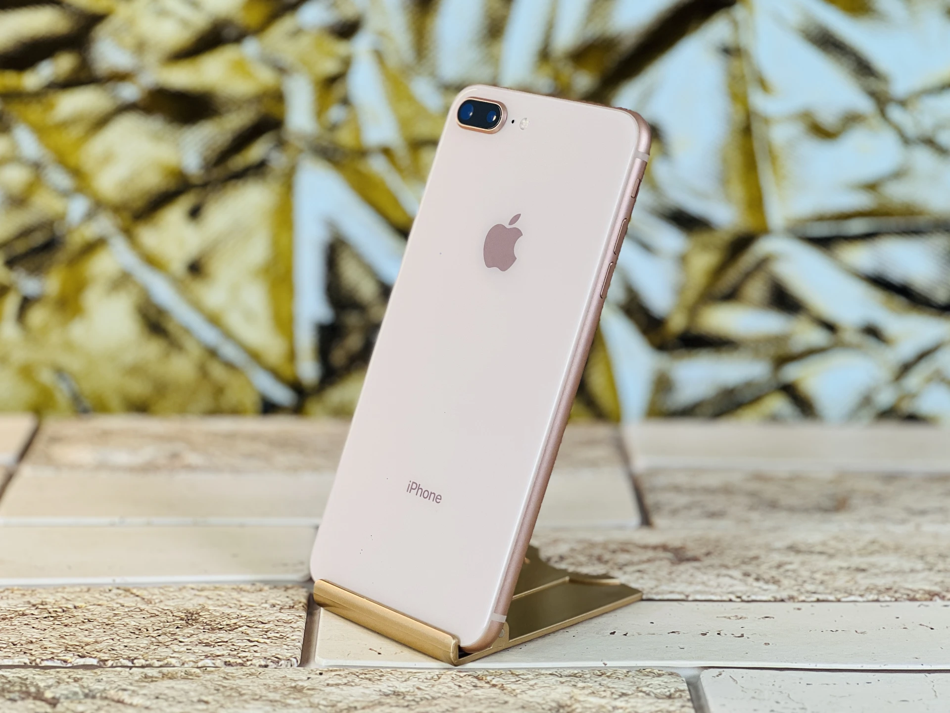 Eladó iPhone 8 Plus 64 GB Gold szép állapotú - 12 HÓ GARANCIA