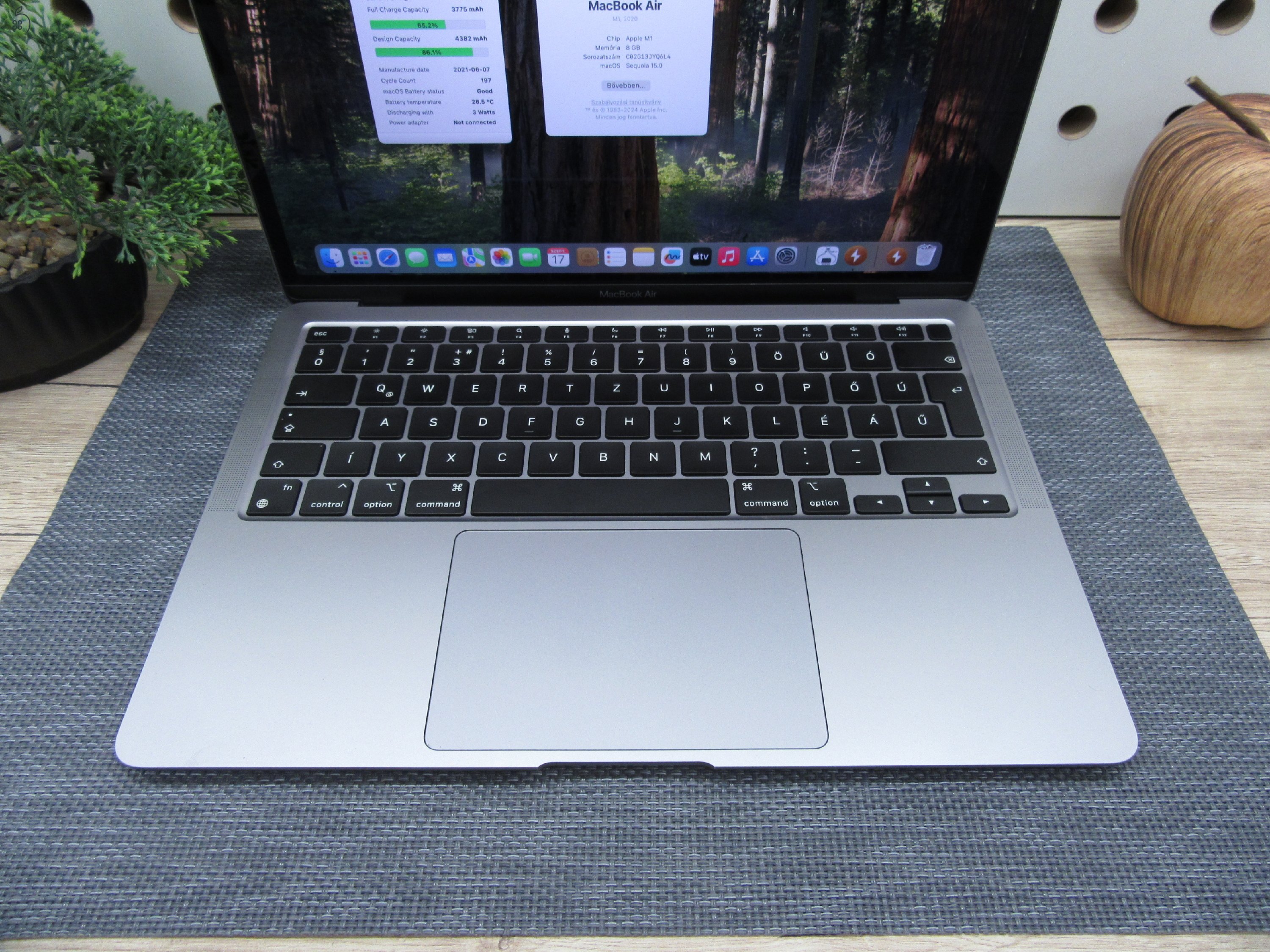 Apple Retina Macbook Air M1- 2020 - Használt, karcmentes