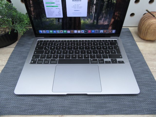 Apple Retina Macbook Air M1- 2020 - Használt, karcmentes