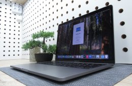 Apple Retina Macbook Pro 13 M1 - 2020 - Használt, karcmentes