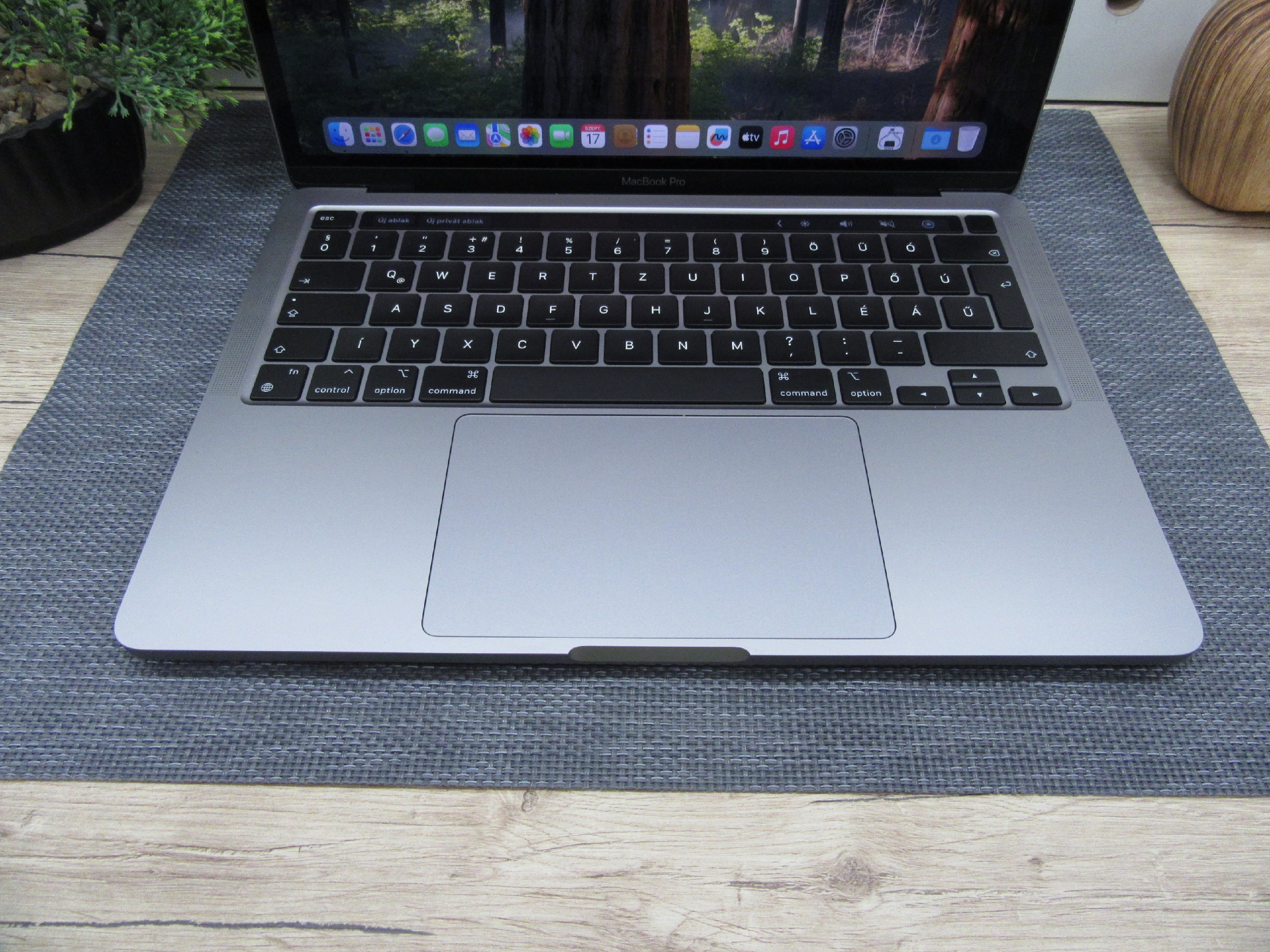 Apple Retina Macbook Pro 13 M1 - 2020 - Használt, karcmentes