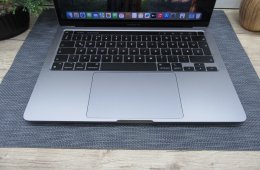 Apple Retina Macbook Pro 13 M1 - 2020 - Használt, karcmentes