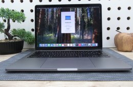 Apple Retina Macbook Pro 13 M1 - 2020 - Használt, karcmentes