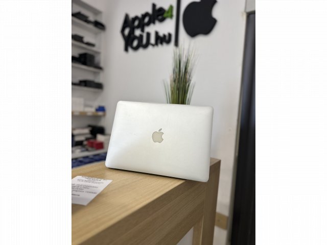 Apple MacBook Air  13″ 2011 (A1396) Silver Használt