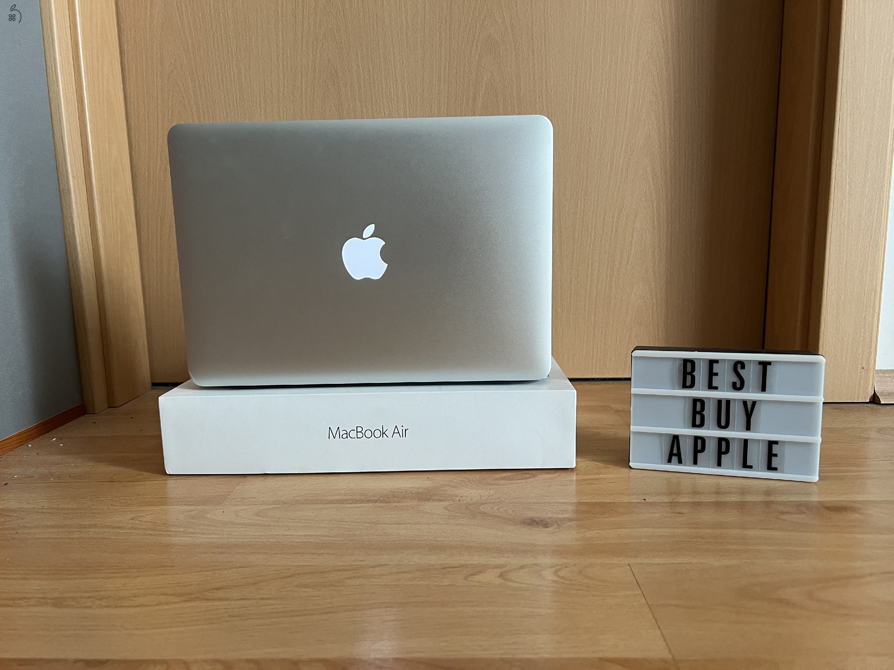 2015 MacBook Air 13” / i5 1.6 GHz / 8GB / 128GB SSD / Korrekt Áron Eladó ! ! !