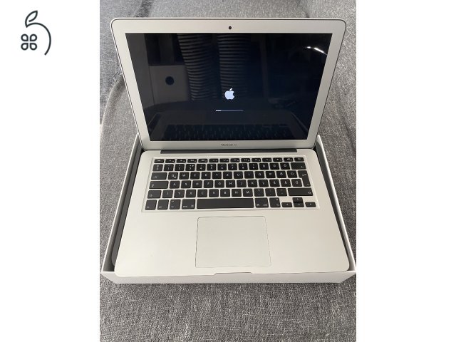 Macbook Air 13” 2017 magyar bill.