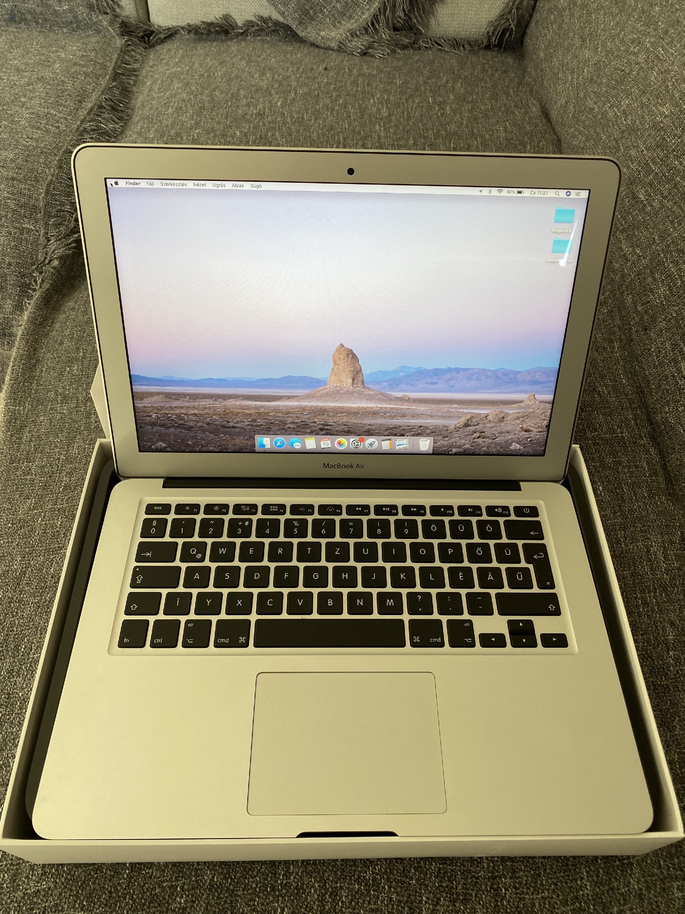 Macbook Air 13” 2017 magyar bill.