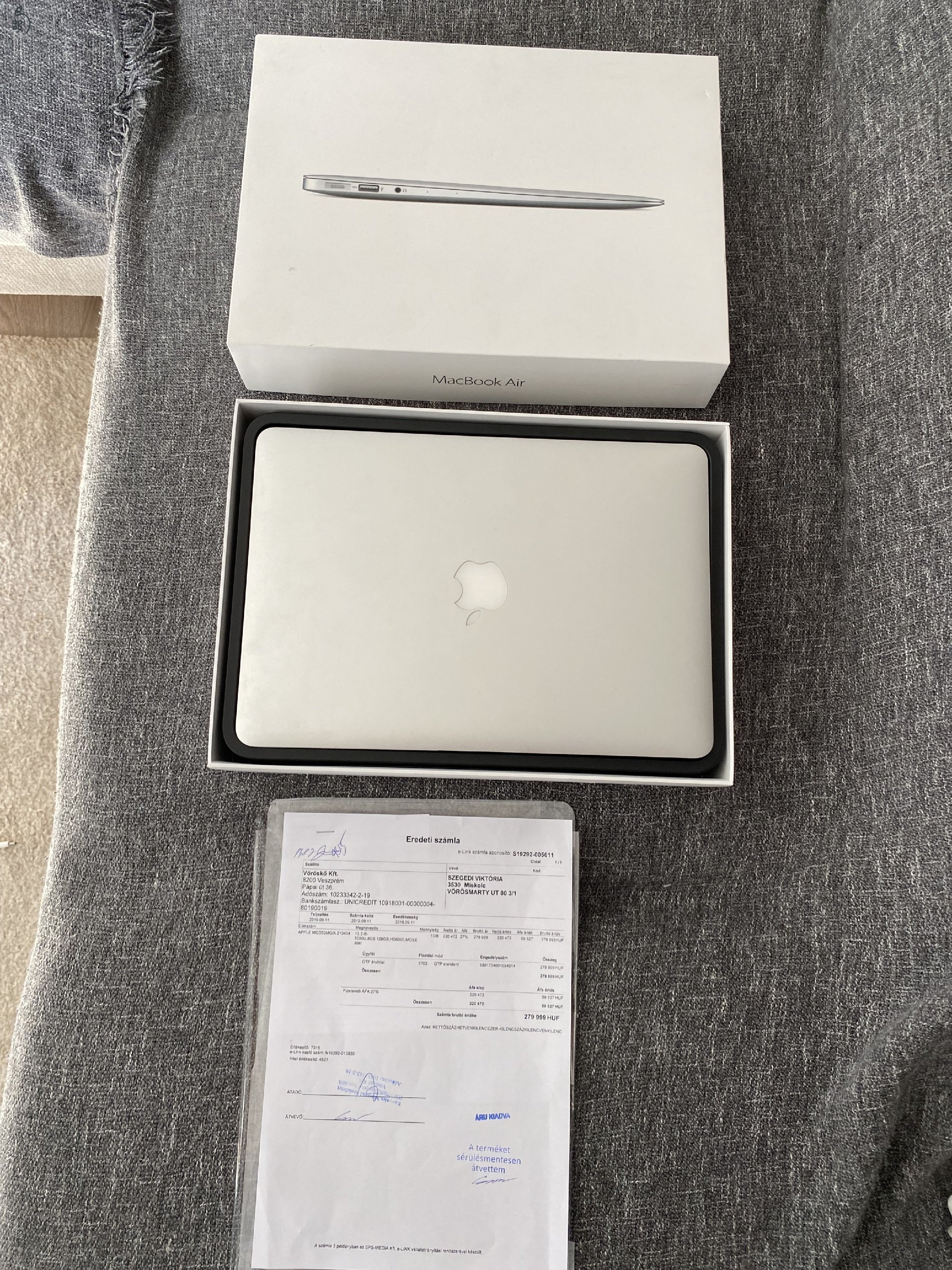 Macbook Air 13” 2017 magyar bill.