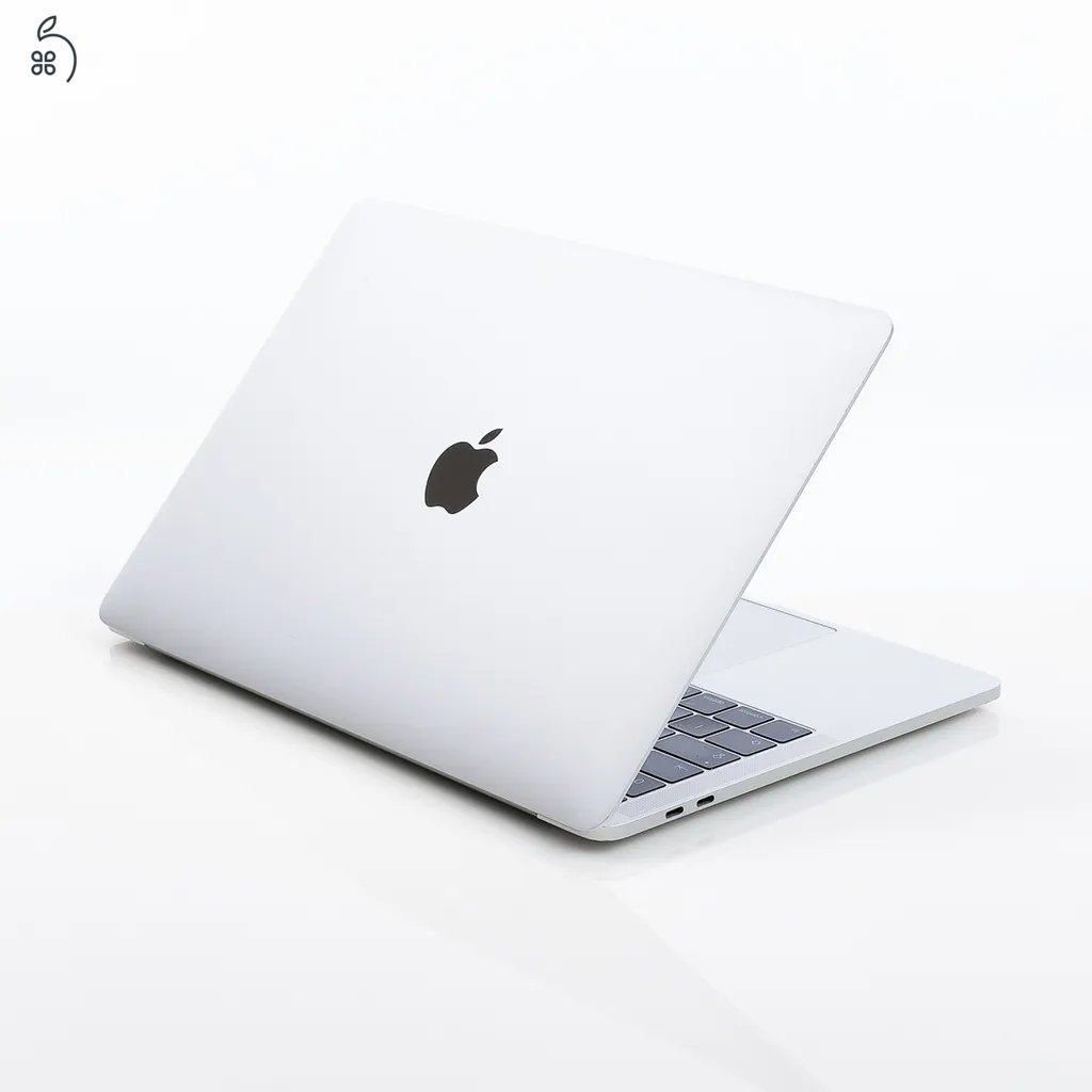 MacSzerez.com - 2018 MacBook Pro 13 CTO / i7 / 16GB / 256GB / Magyar bill. / Ezüst szín