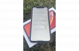 iPhone XR 64GB kártyafüggetlen, szép állapotban - korall színű