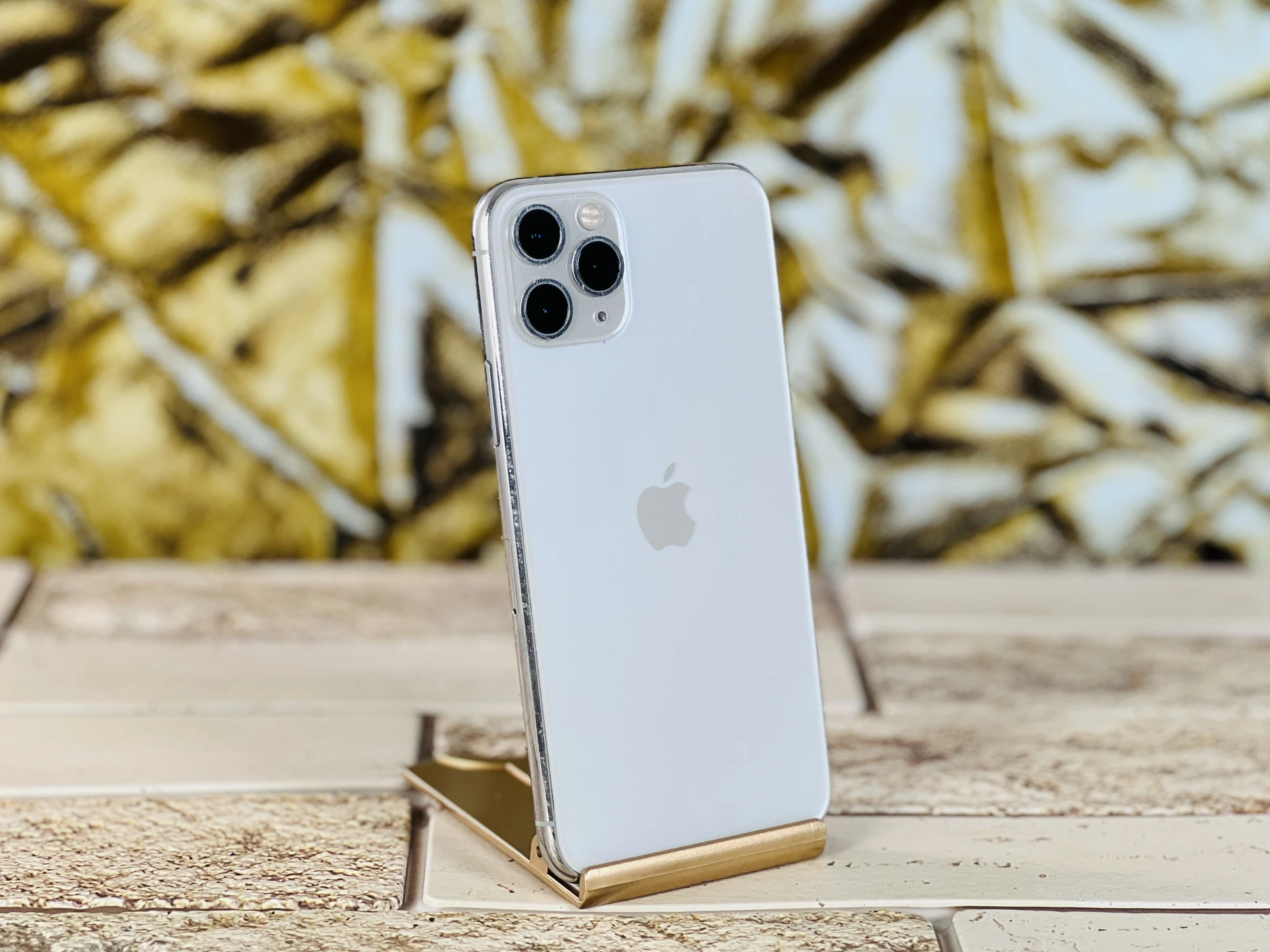 Eladó iPhone 11 Pro 64 GB Silver szép állapotú - 12 HÓ GARANCIA