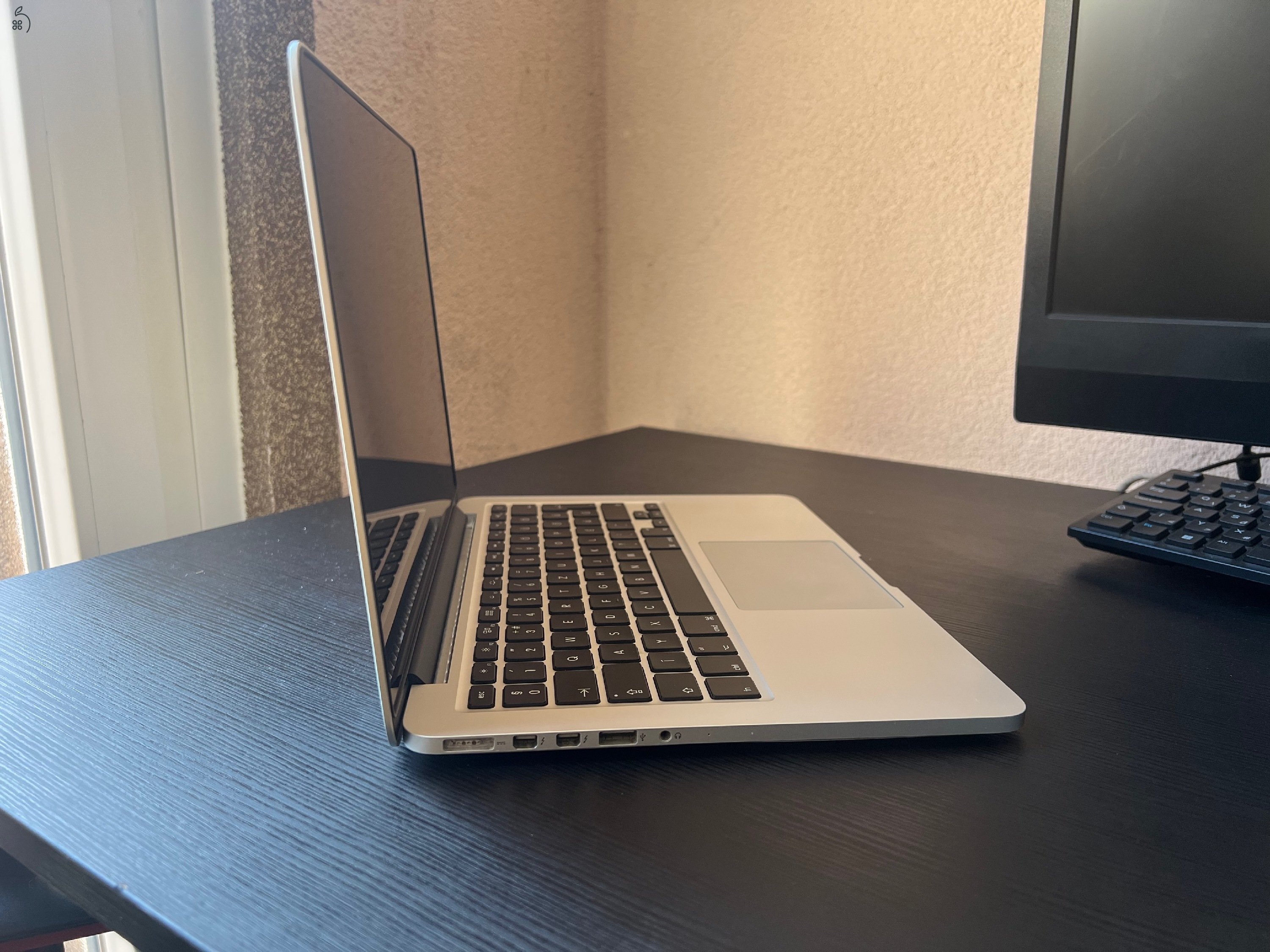 MacBook Pro 13-inch, i7, 16GB RAM, 1Tb SSD