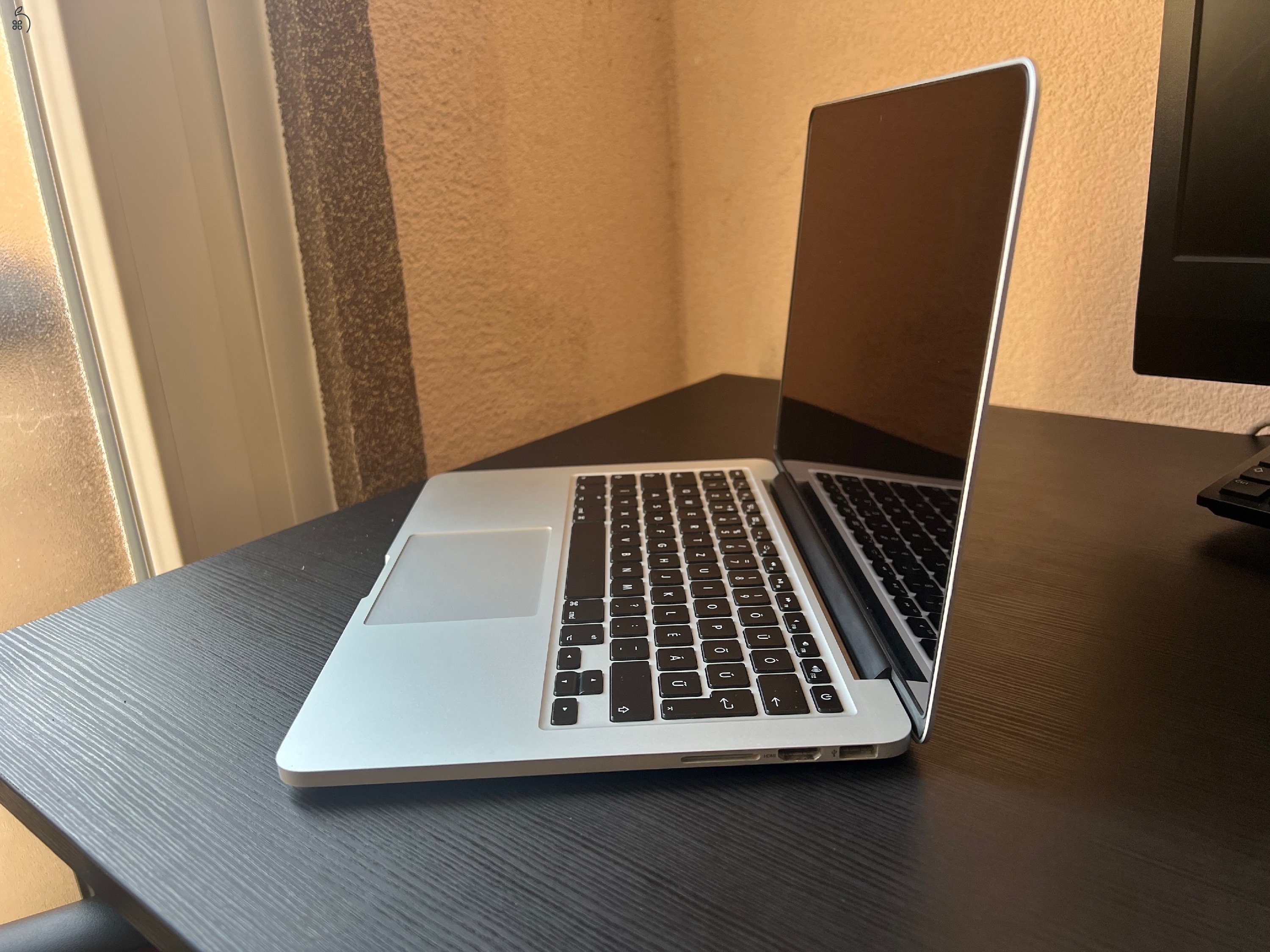 MacBook Pro 13-inch, i7, 16GB RAM, 1Tb SSD