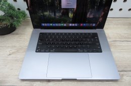 Apple Retina Macbook 16 M1 Pro - 2021 - Használt, karcmentes