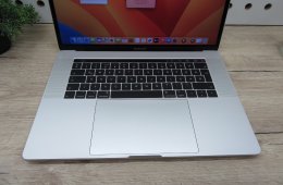 Apple Retina Macbook pro 15 - 2017 - Használt, újszerű