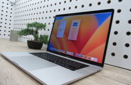 Apple Retina Macbook pro 15 - 2017 - Használt, újszerű