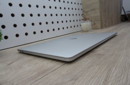 Apple Retina Macbook Pro 15 Touchbar - 2017 - Használt megkímélt