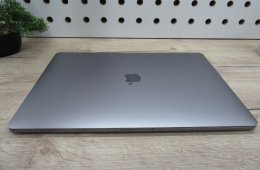 Apple Retina Macbook Pro 15 - 2018 - Használt, újszerű