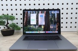 Apple Retina Macbook Pro 15 - 2018 - Használt, újszerű