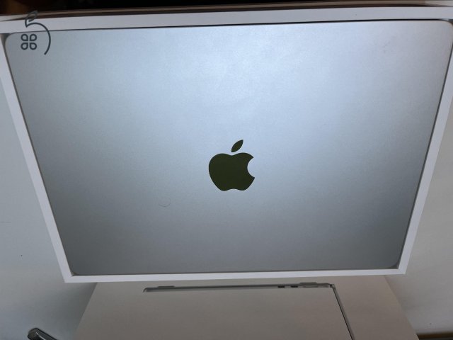 Eladó MacBook Air 13,5' M2 2022