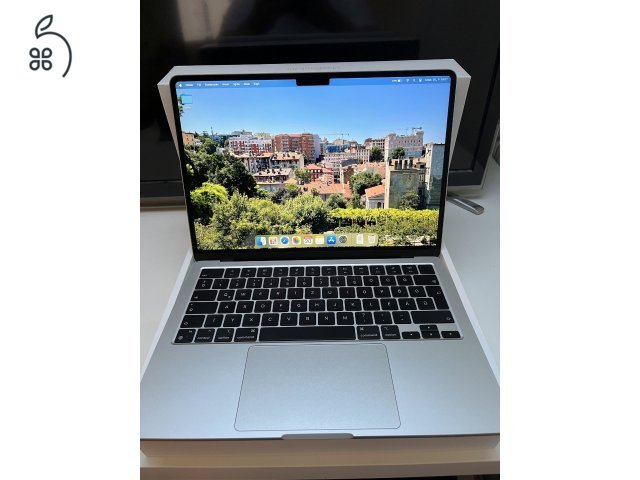 Eladó MacBook Air 13,5' M2 2022