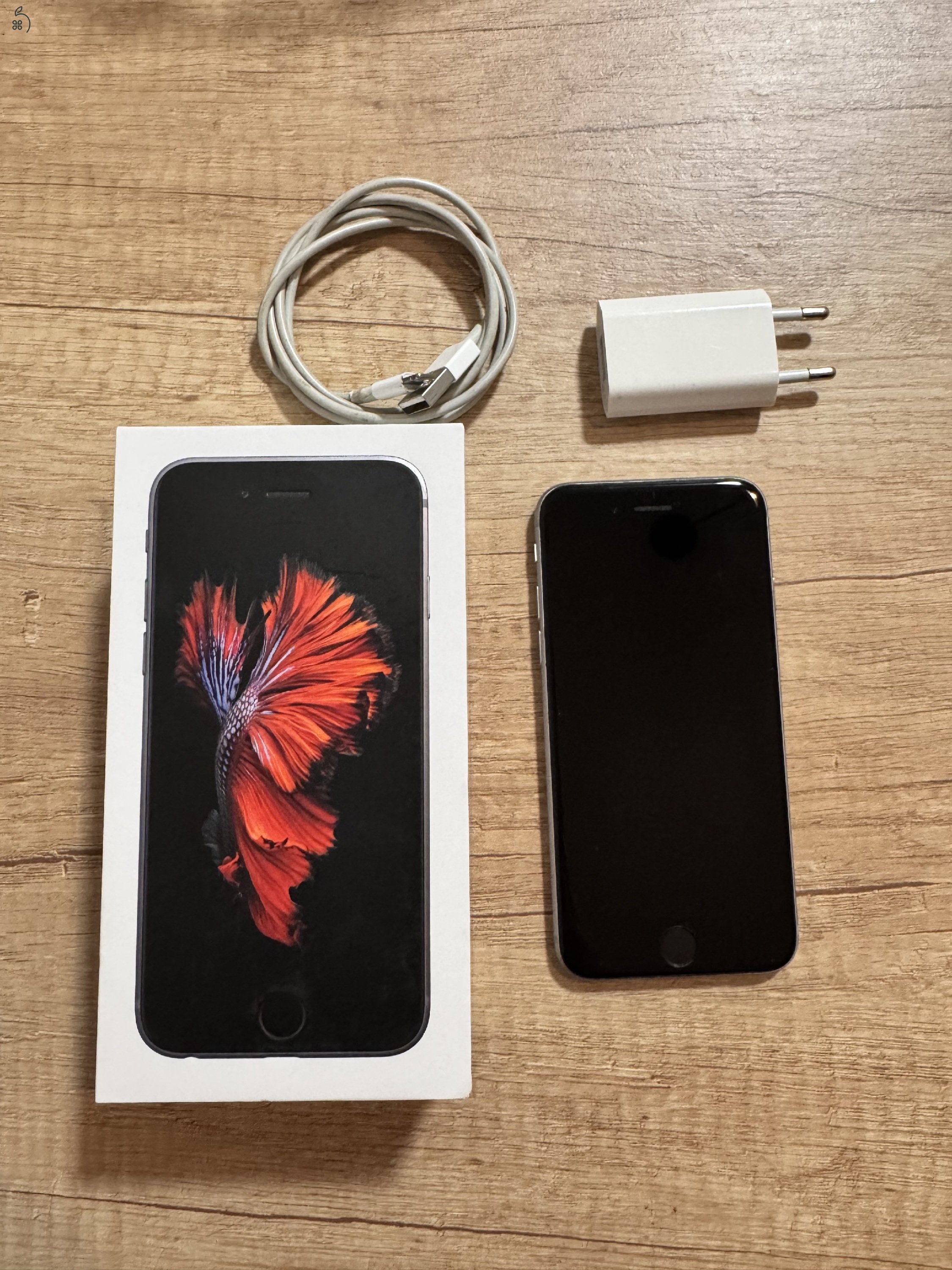 iPhone 6s Space gray 32GB Független