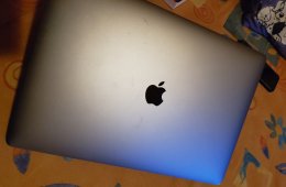 Ujszerű állapotban lévő macbook pro eladó