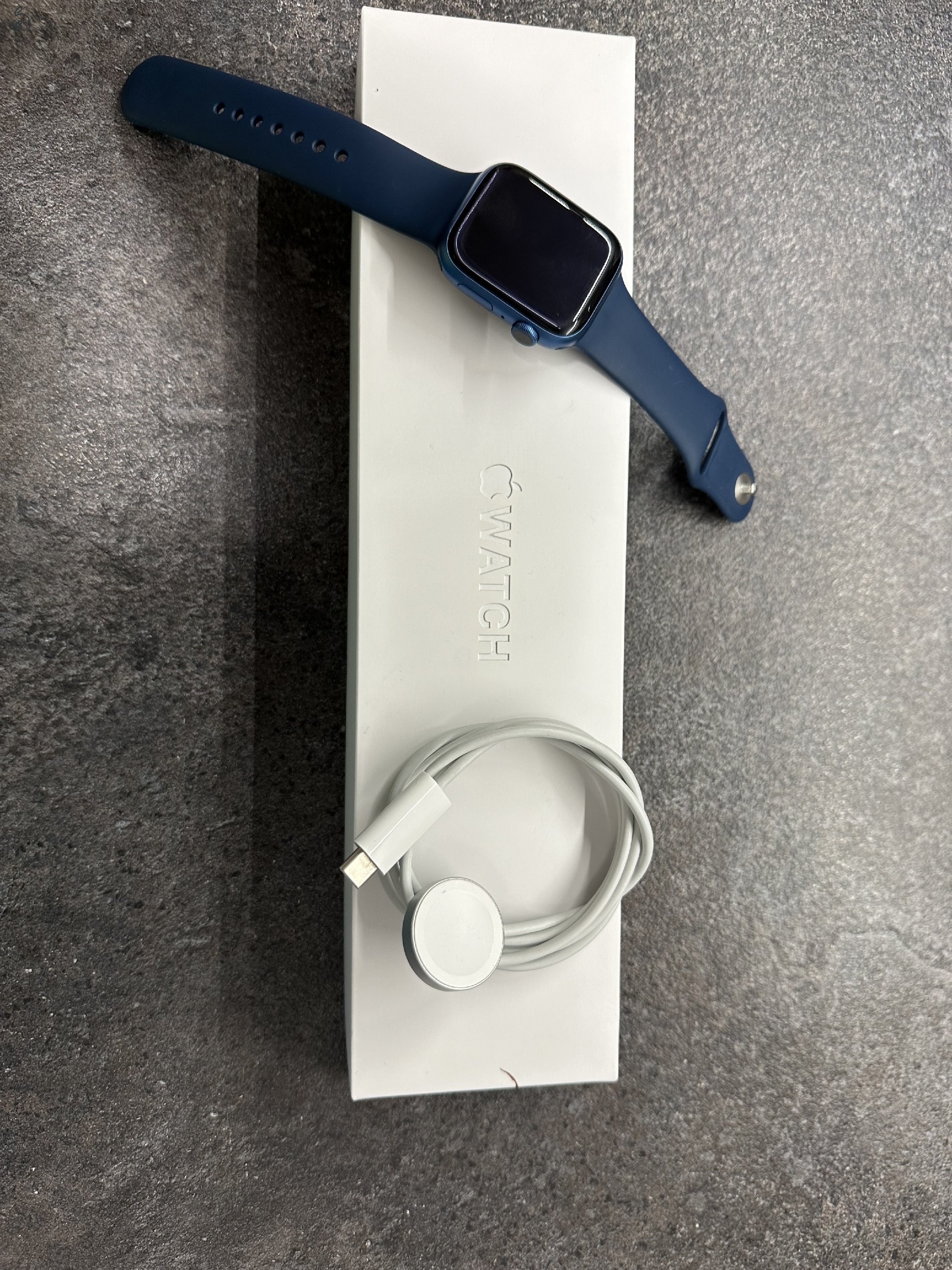 Eladó Apple Watch Series7