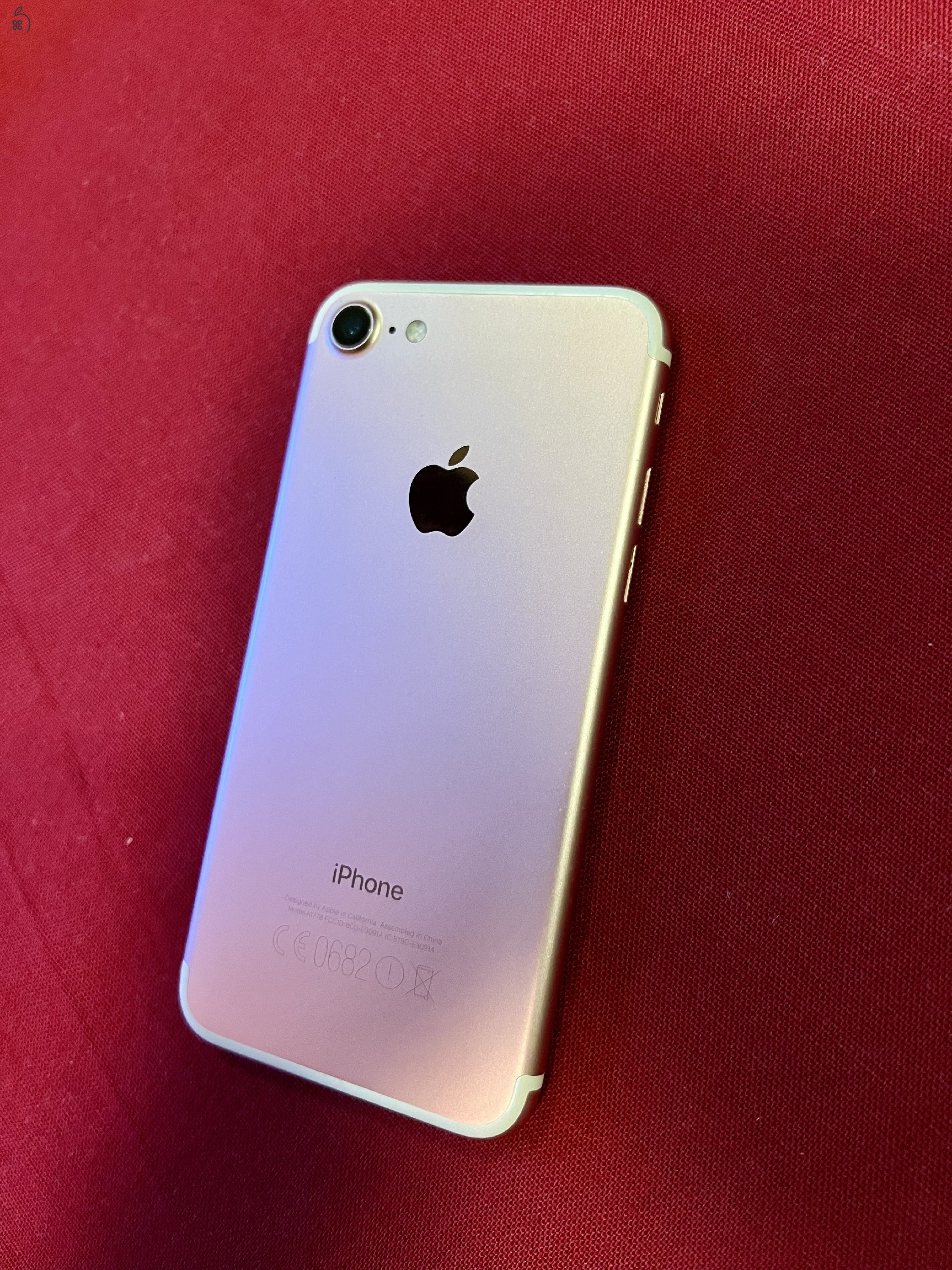 iPhone 7 / 32GB / Rose Gold / kártyafüggetlen