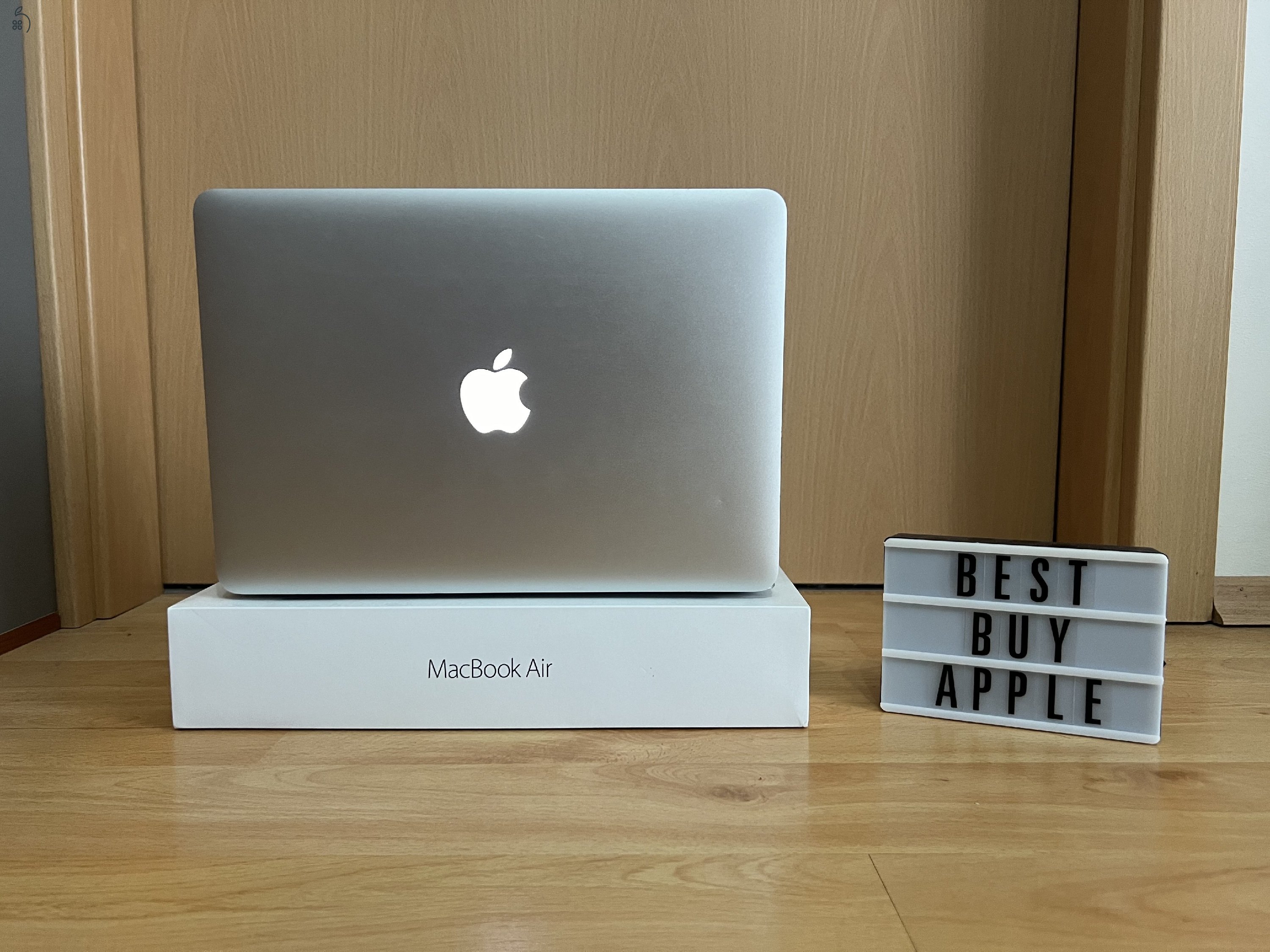 2015 MacBook Air 13” / i5 1.6 GHz / 8GB / 128GB SSD / Korrekt Áron Eladó ! ! !