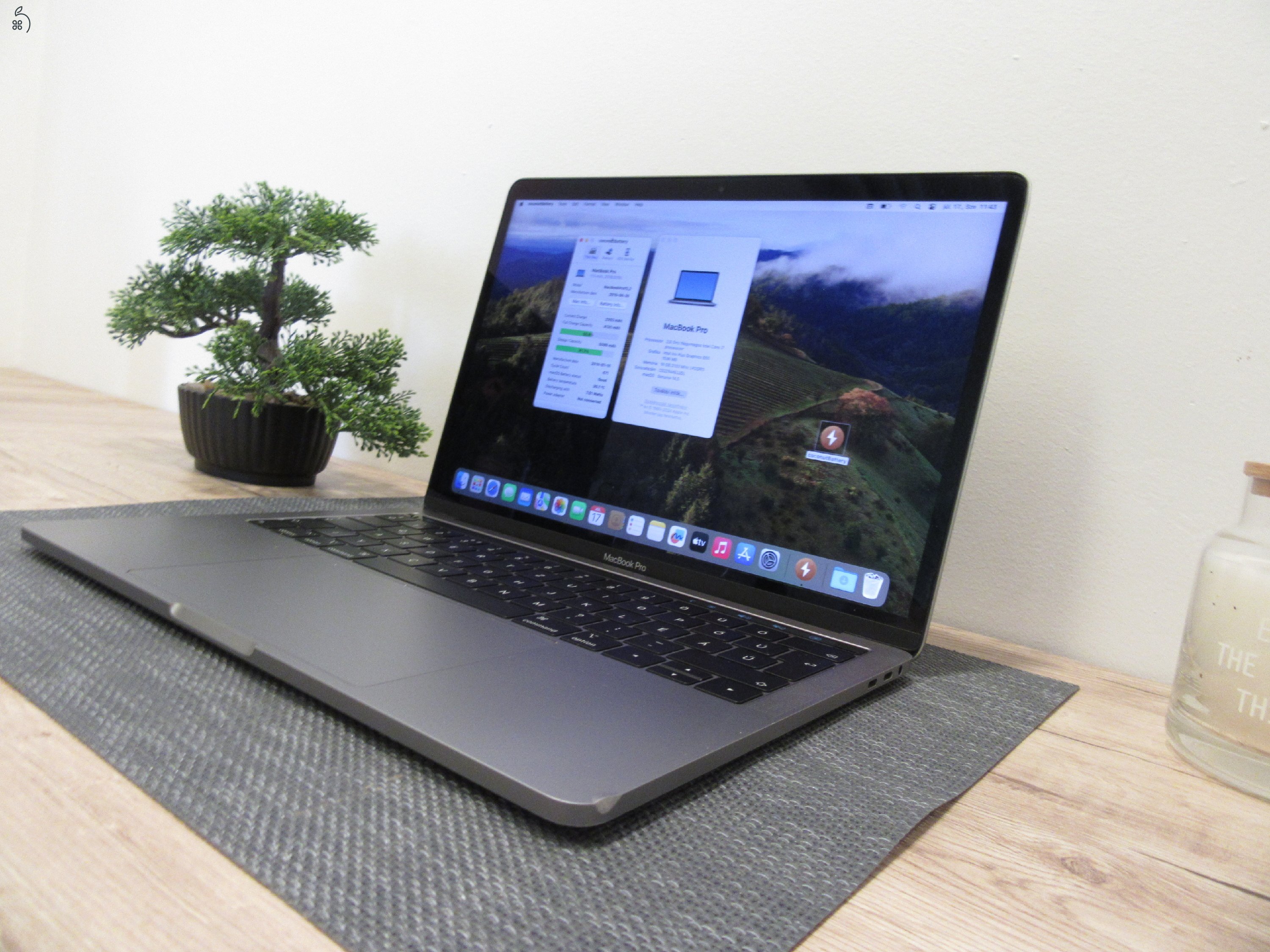 Apple Retina Macbook Pro 13 - 2018 - Használt, megkímélt