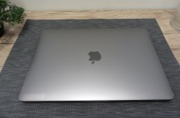 Apple Retina Macbook Pro 13 - 2018 - Használt, megkímélt