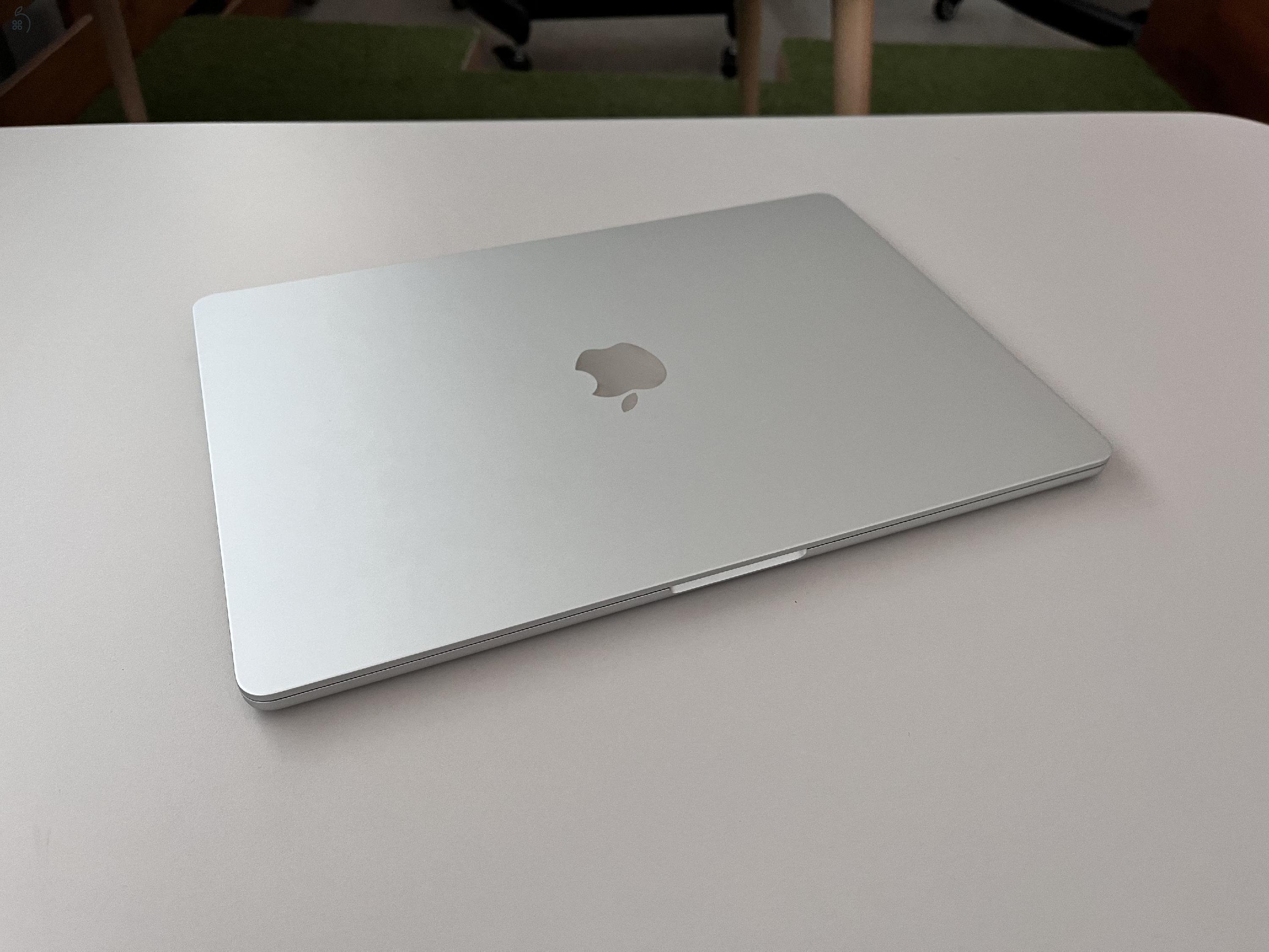 MacBook Air 15 M3 2024 Silver with 8 CPU Core & 10 GPU, 8GB RAM, 256GB SSD, Apple MRYP3MG/A garanciális