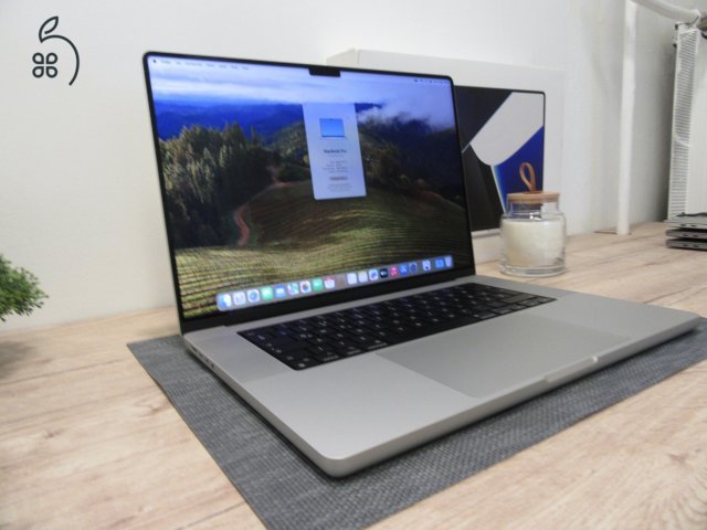 Apple Retina Macbook Pro 16 - 2021 - Használt, karcmentes