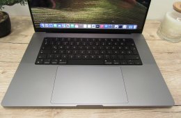 Apple Retina Macbook M1 Pro 16 - 2021 - Használt, megkímélt