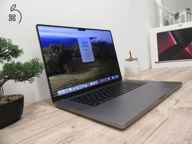 Apple Retina Macbook M1 Pro 16 - 2021 - Használt, megkímélt